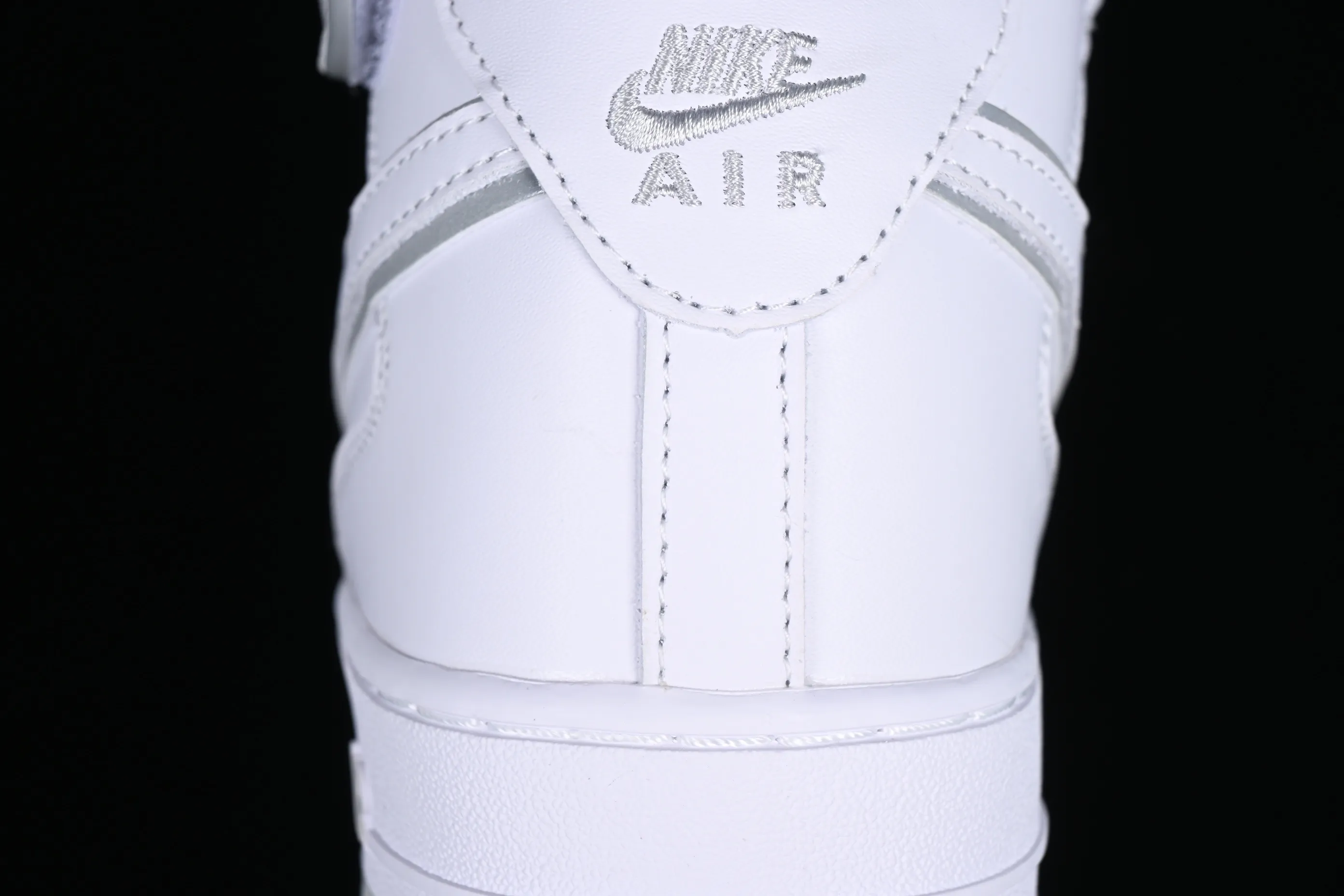 All Categories Nk Air Force 1 Air Force Series Nk Air Force 1 Mid Air Force Mid Nk Air Force 1'07 Mid Beige Silver Stars Air Force One Mid Casual Sneakers WP5623-836
